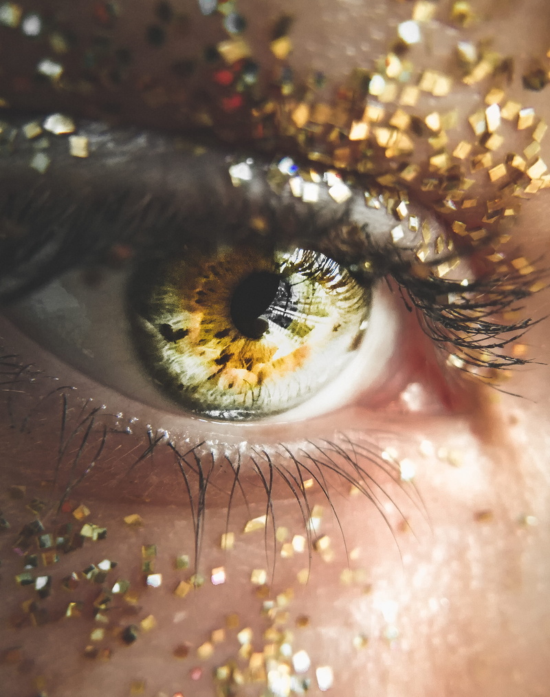 light, cosmetics, adult, creativity, commercial, heart, skin, human Face, portrait, business, macro, eyeball, reflection, 2K, shiny, close-up