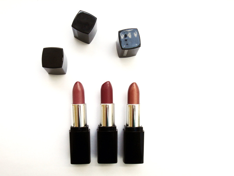 black, make-up brush, cut out, close-up, choice, still life, Beauty, white, Hd, side by side, indoors, three, no people, studio shot, high angle view, make-up