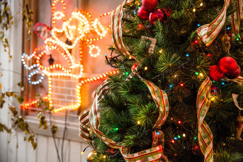 christmas lights, red, lighting equipment, religion, home, shining, bright, ribbon, new years eve, decorating, no people, hanging, christmas ornament, merry