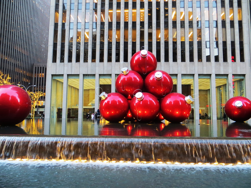 red, nature, healthy eating, gold, decorate, fruit, shining, christmas decorations, balls, decorations, architecture, 4K, time lapse, near, modern, water
