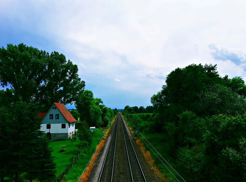 green, track, splint, architecture, transportation, built structure, nature, the way forward, way, diminishing perspective, rail transportation, vanishing point