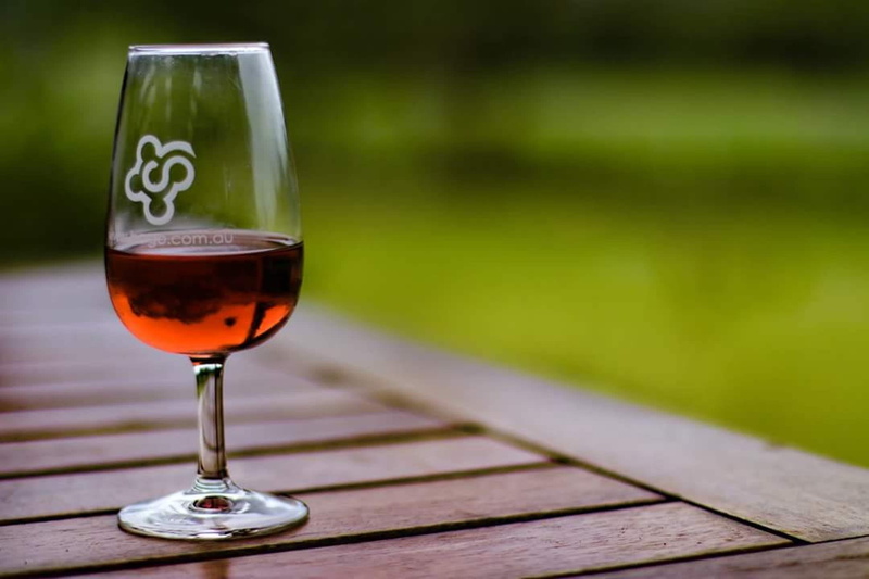 dinner, household equipment, rose wine, nature, party, bar, restaurant, Wine, 1080P, food and drink, Glass, drink, red wine, focus on foreground, drinking glass
