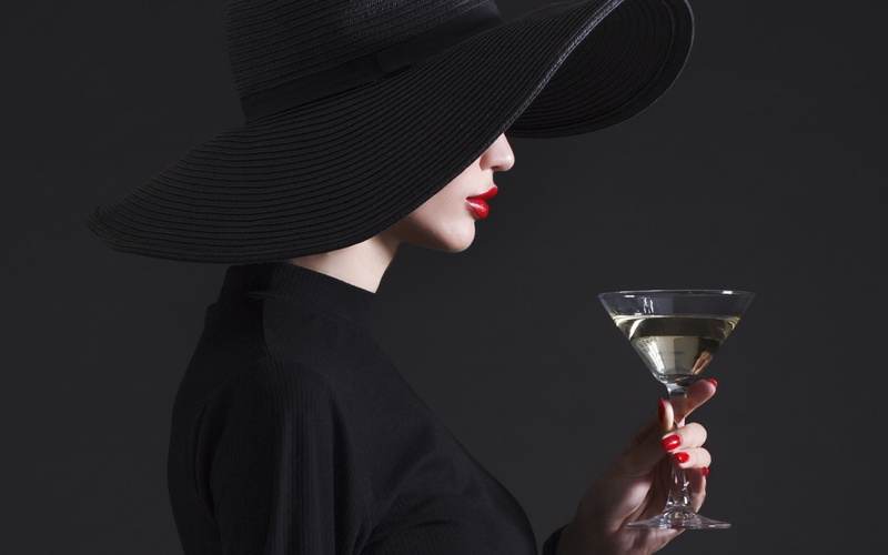 glass, holding, 1080P, young adult, glamour, drink, adult, studio shot, alcohol, young women, Girls, fashion, hat, beauty, red lipstick, drinking, one person