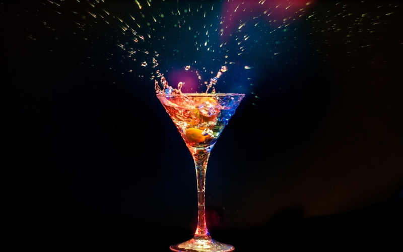 refreshment, indoors, motion, glass, drinking glass, martini glass, 1080P, glass - material, studio shot, Cocktail, alcohol, food and drink, martini, no people