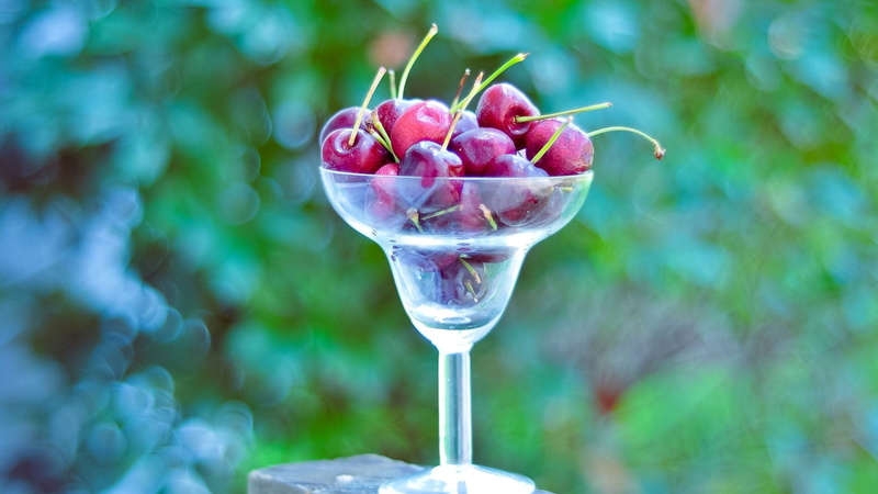 close-up, household equipment, freshness, glass, red, cocktail, refreshment, food, ripe, no people, temptation, berry fruit, 1080P, wellbeing, drink, berries