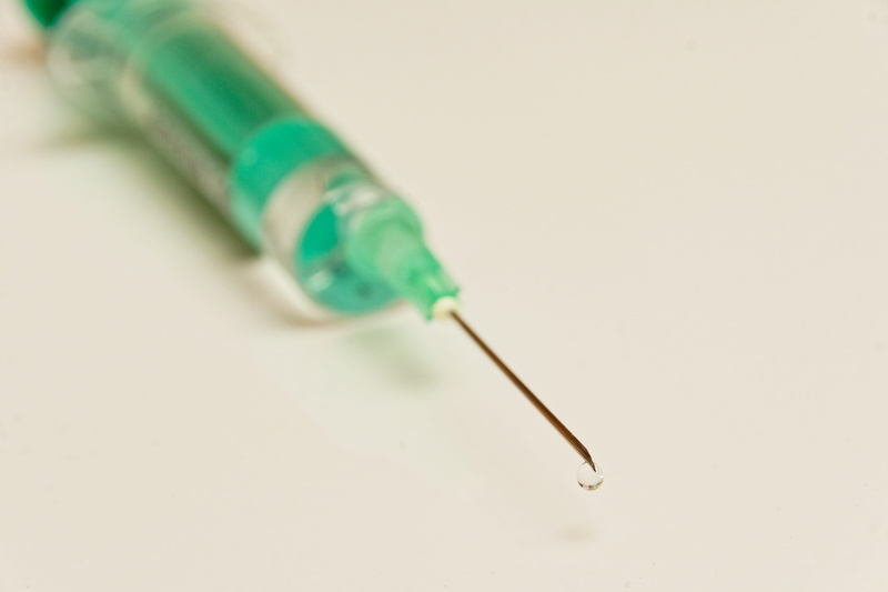science, sharp, medicine, drop, medical, focus, Disposable Syringe, green, drip, doctor, single object, selective, water, no people, plastic, green color