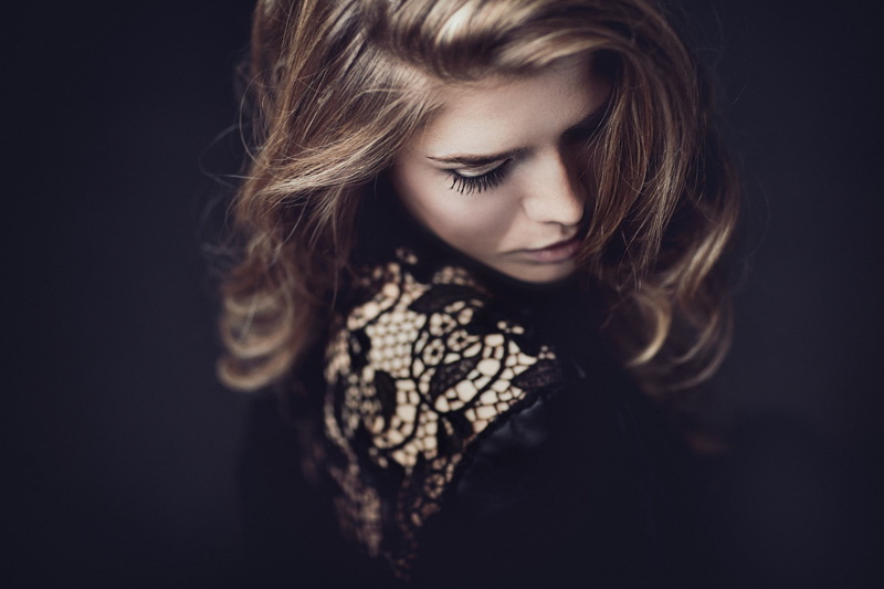 gothic style, studio shot, 1080P, dress, mascara, portrait, females, blonde, hairstyle, black background, sadness, adult, depression - sadness, model