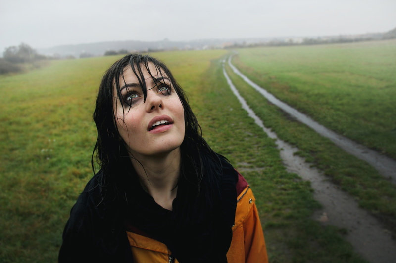 mascara, looking up, orange jacket, 5K, wet hair, women outdoors, brunette, women