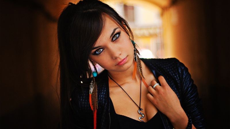 hazel eyes, 1080P, rings, portrait, black hair, mascara, feathers, leather jackets, women