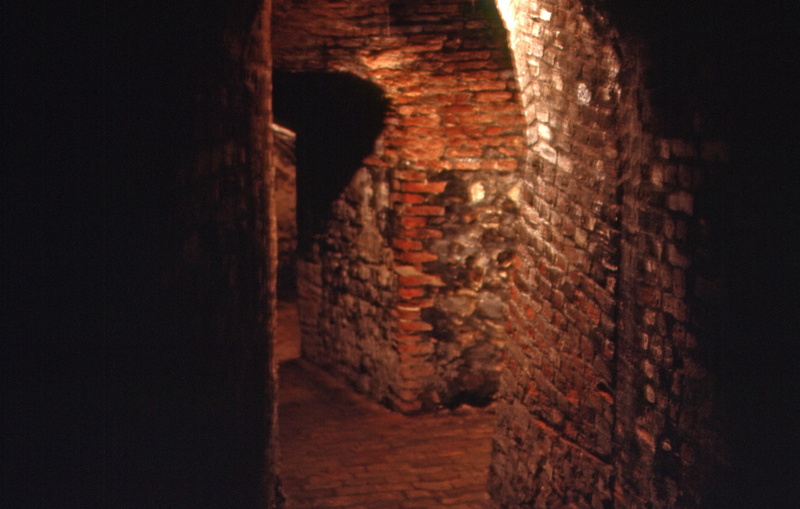 alley, basement, door, united kingdom, england, castle, brick wall, architecture, history, east anglia, mystery, fear, wall, old, entrance, arcade, norwich