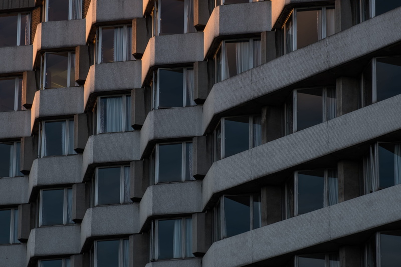 outdoors, united kingdom, building, 2K, residential district, day, repetition, architecture, side by side, pattern, town, backgrounds, full frame, sun