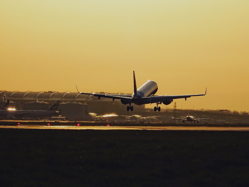 transportation, copy space, travel, public transportation, united kingdom, flying, no people, sky, mode of transportation, longford, heathrow airport, outdoors
