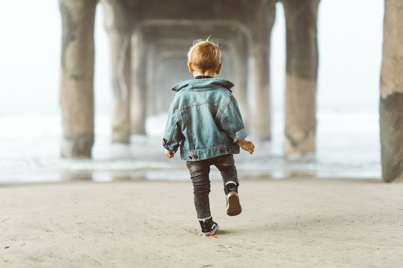walking, denim, on the move, men, boy, van, day, one person, jacket, architectural column, outdoors, offspring, 5K, childhood, architecture, focus on foreground