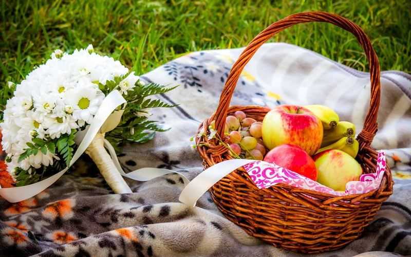 flowers, close-up, backgrounds, fragility, container, grapes, food and drink, brown, wellbeing, bouquet, rustic, fruit, food, no people, outdoors, table