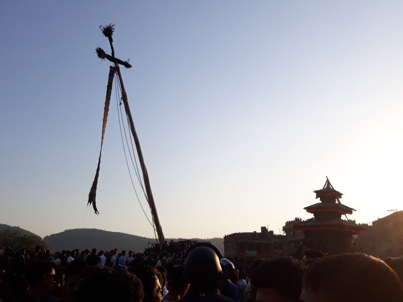 sunset, jatra, large group of people, bisket, sky, bhaktapur, men, 2K, building exterior, architecture, nepal, clear sky, crowd, festival, silhouette