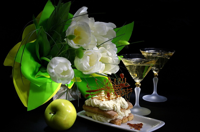 white, beautiful, new year, 2K, flowers, tulips, romantic, champagne, champag, lovely, happy new year, white tulips