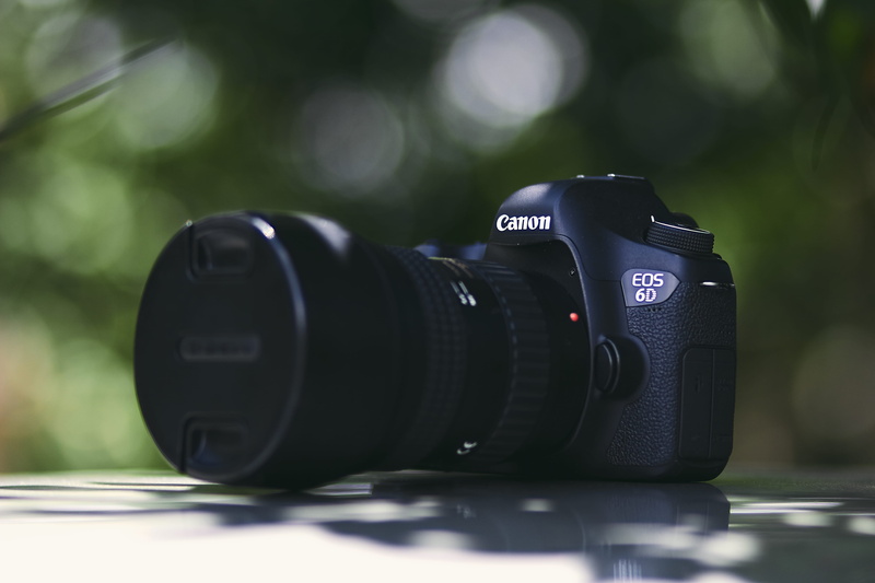 equipment, lens - optical instrument, cordoba, colombia, slr camera, day, table, dslr, camara, technology, black color, photographer, gear, portrait, sunlight
