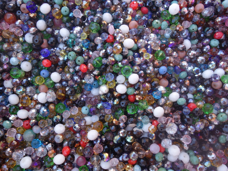 outdoors, mess, jewelry, variation, close-up, backgrounds, beads, Glass Beads, 4K, marbles, decoration, sphere, choice, chaos, rock, abstract, pattern