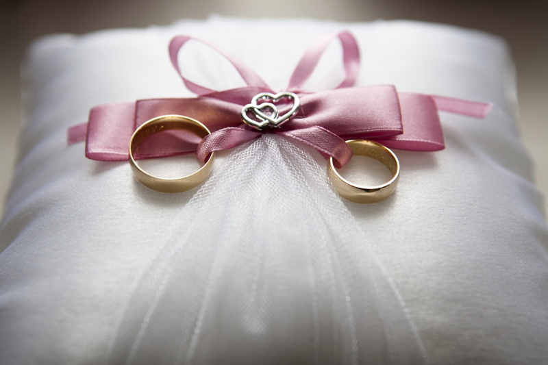 event, no people, band, emotion, gold, romance, anniversary, purple, life events, colored, focus, selective, still life, close-up, romantic, bow, wedding rings