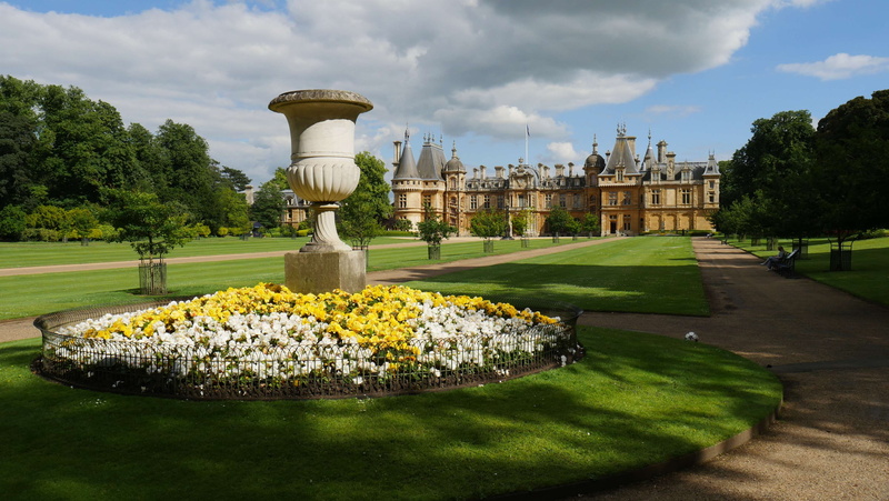 garden, built structure, tree, sculpture, fountain, hedge, architecture, house, country, outdoors, park, cloud - sky, park - man made space, trust, day