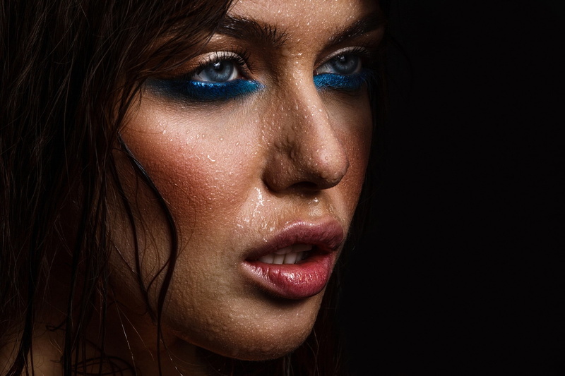 women, black background, Water Drops, blue eyes, closeup, 1080P, Sarp Abdullah Gültemiz, Open Mouth, makeup, face, Looking Away