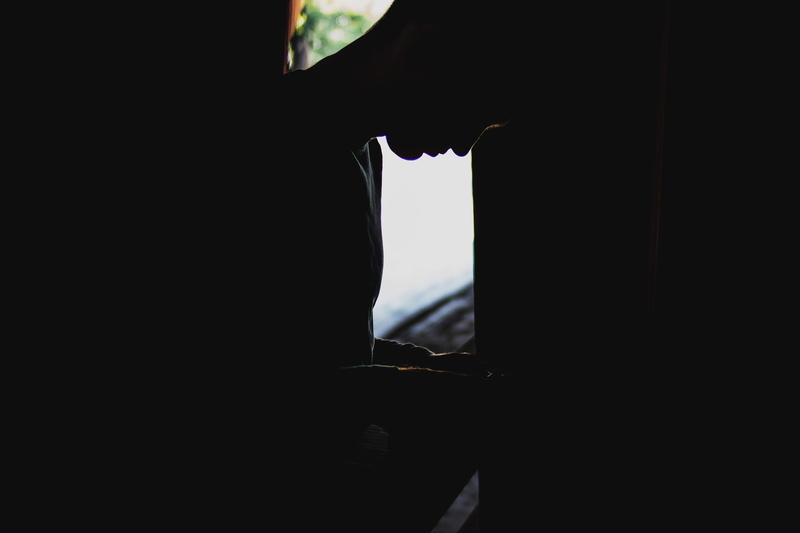 light, human hand, lifestyles, communication, 5K, backlight, close-up, one animal, united states, man, hand, person, window, men, shaddow, silhouette