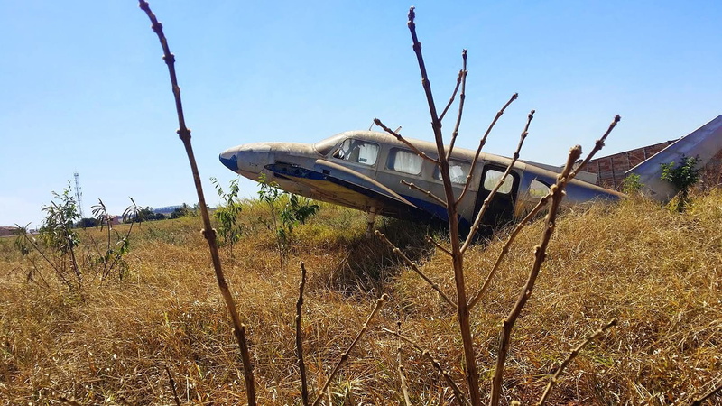 Airport, nautical vessel, nature, abandoned, land, Aeronautics, mode of transportation, blue sky, obsolete, aircraft, damaged, clear sky, Plane, no people