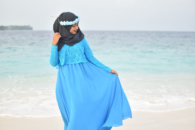 maldives, islam, bridesmaid, beach, horizon over water, female, religion, woman, grey, attractive, leisure activity, headscarf, land, muslim, young, girl