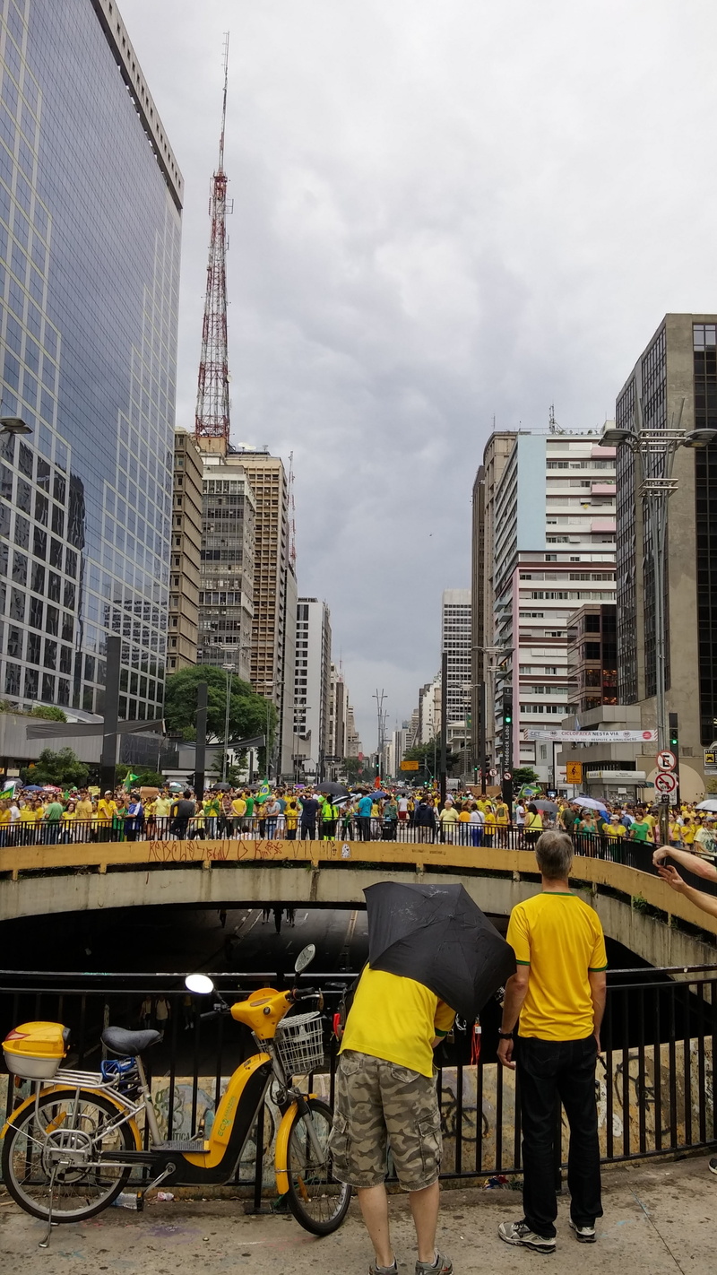 politics, brazilian, architecture, lifestyles, brasil, cityscape, sky, urban, group of people, land vehicle, men, cloud - sky, real people, city life, outdoors