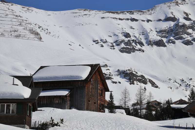 environment, ski resort, buried, overlap, peak, wooden house, covering, sky, quiet, mountains, beauty in nature, winter, snow, architecture, mountain, peace of mind