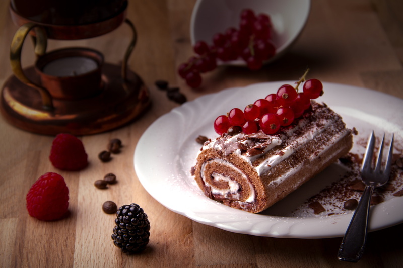 calorie bomb, still life, baked, ready-to-eat, white, sweetness, eat, kitchen, plate, cream, no people, sugar, indoors, dessert, indulgence, nutrition