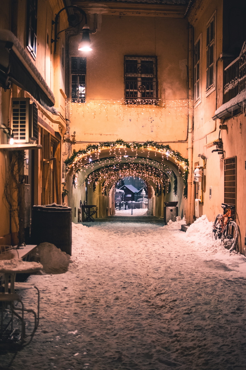 city, canal, culture, dark, building exterior, brasov, 5K, no people, street, building, night, lighting equipment, built structure, direction, nature