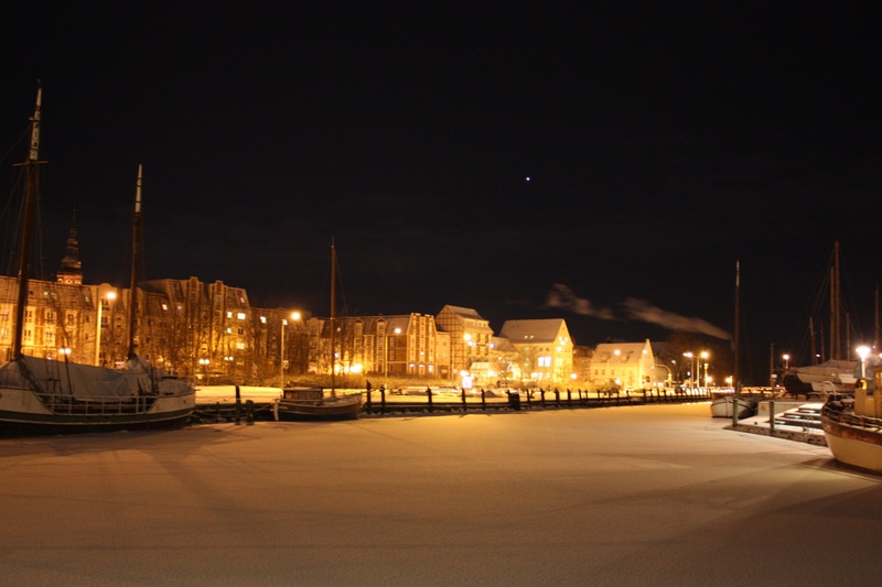 lighting equipment, no people, port of greifswald, roma table, water, mode of transportation, harbor, urban Scene, winter, light, wintry, sea, snow, port