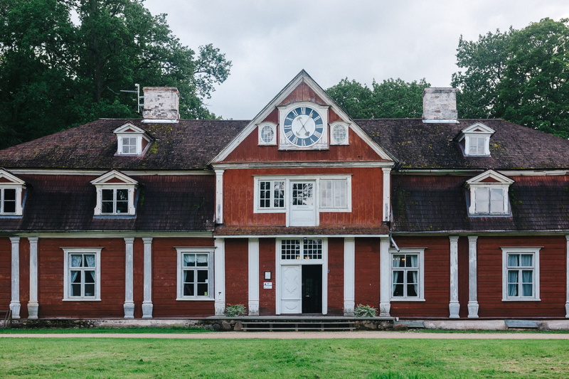 antique, travel, building exterior, city, no people, architecture, old, nature, landscape, day, landmark, residential district, window, facade, ungurmuiza