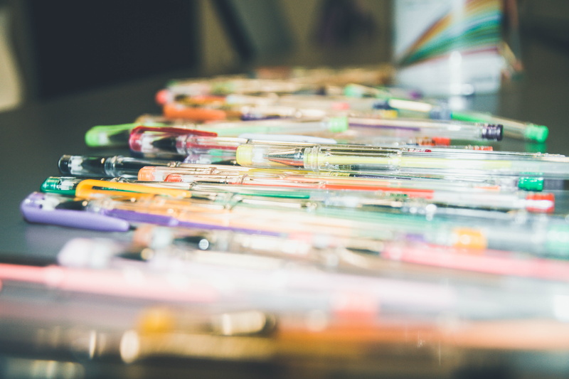 no people, pen, abundance, 5K, table, gel pen, glass - material, color, selective focus, writing utensil, macro, choice, still life, ink pen, education
