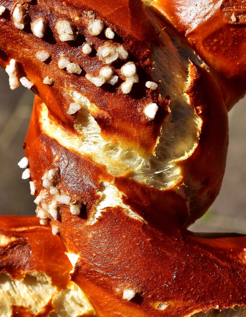 indulgence, still life, bavarian, sweet food, studio shot, salt, food and drink, pretzels, cake, tradition, pastries, sweet, no people, pretzel, ready-to-eat