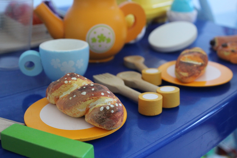 close-up, sausage, Child, croissant, food, Fun, hot dog, salt dough, gourmet, snack, baked, 5K, dairy product, freshness, indoors, plate, table, bread