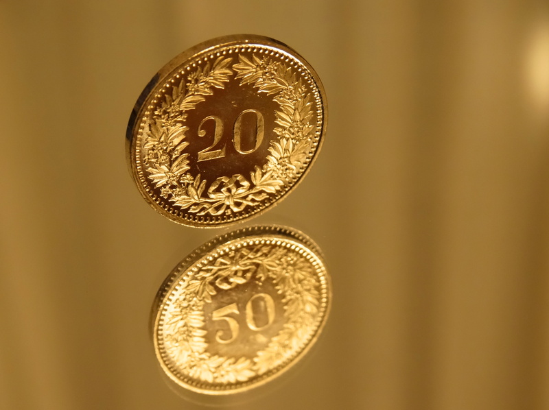 silver colored, close-up, currency, communication, business, gold, pocket money, cute, spiegelblild, economy, wealth, savings, wood - material, metal, luxury