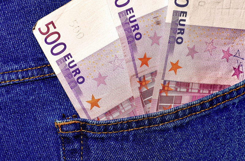 control, revenue, euro, casual clothing, banking, business, in the pocket, pocket, purple, no people, pattern, paper currency, savings, wealth, 500, currency