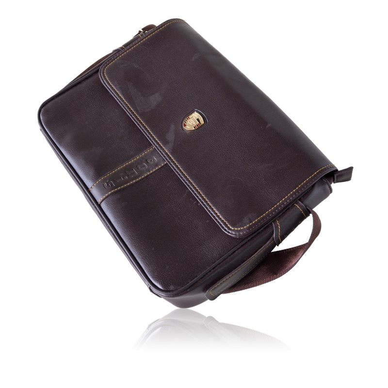 black, accessory, brown, indoors, wallets, leather, high angle view, object, cash, copy space, rich, wallet, white, personal accessory, card, pocket, business
