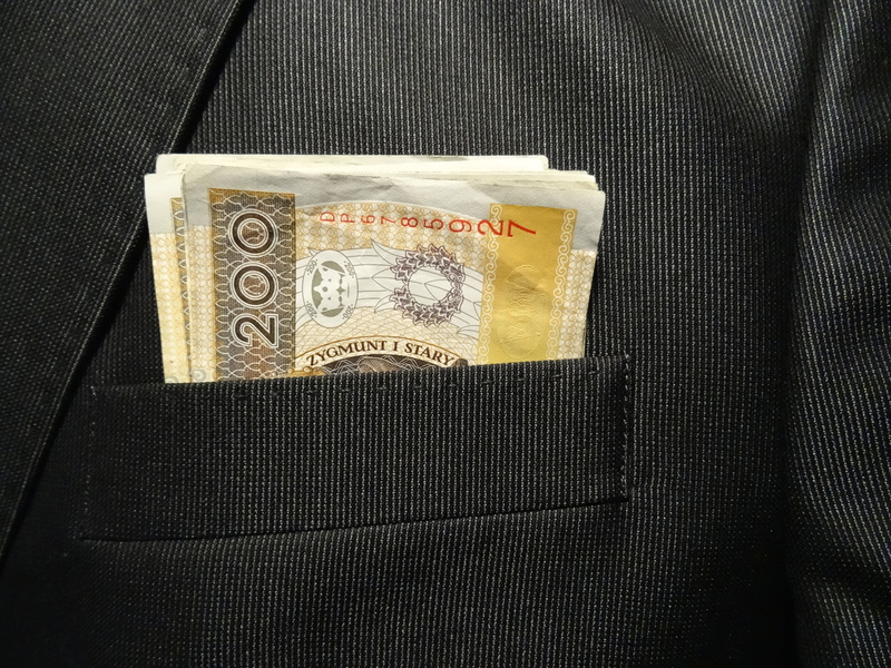 casual clothing, finance and economy, paper Currency, currency, 5K, number, safe, finance, savings, economy, pocket, means of payment, money, bringing home the bacon