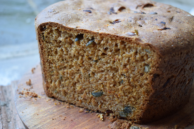wood - material, homemade, close-up, selective focus, cake, 5K, sweet food, crumb, sweet, baked, natural, still life, home baked, temptation, slice, food and drink