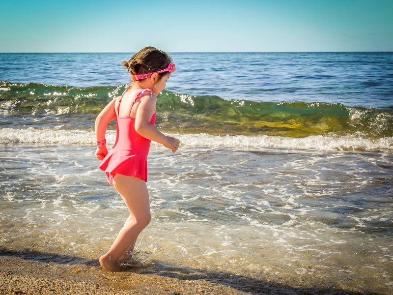 horizon, portrait, daughter, sunlight, outdoors, land, horizon over water, lifestyles, sun, fashion, nature, summer, holidays, day, beach, beauty in nature