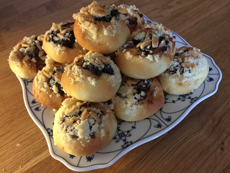 traditional, high angle view, 2K, close-up, indulgence, pastry, sweet food, still life, serving size, temptation, sweet, crumb, moravian cakes, indoors