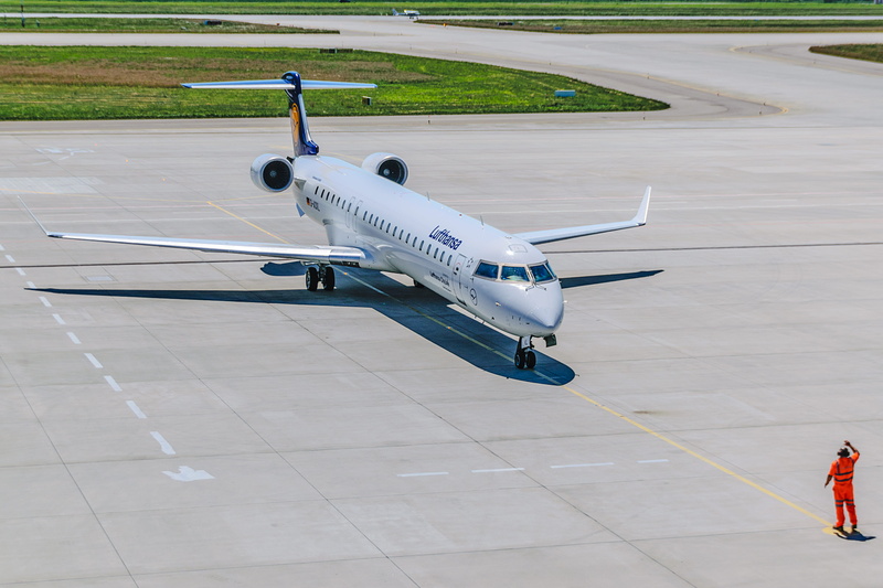 front, air vehicle, aviate, 5K, stationary, airplane, airliner, trip, transportation system, road, land vehicle, technology, aviation, fuselage, day, departure