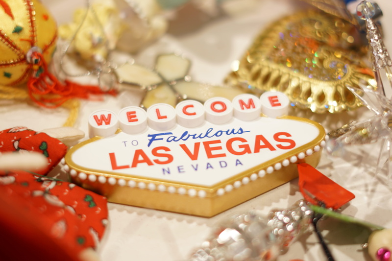 celebration, las vegas, christmas, baked, indoors, western script, holiday, red, high angle view, no People, sweet food, still life, Las Vegas, sweet, gift
