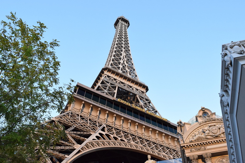 building exterior, tourism, built structure, clear sky, sky, tower, monument, building, las vegas, low angle view, history, europe, no people, tall - high