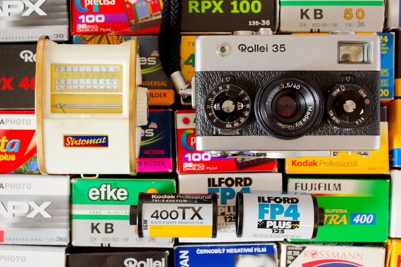 kleinbild film, slides, nostalgia, stack, technology, still life, indoors, day, full frame, electrical equipment, photo, collection, hipster, music, text