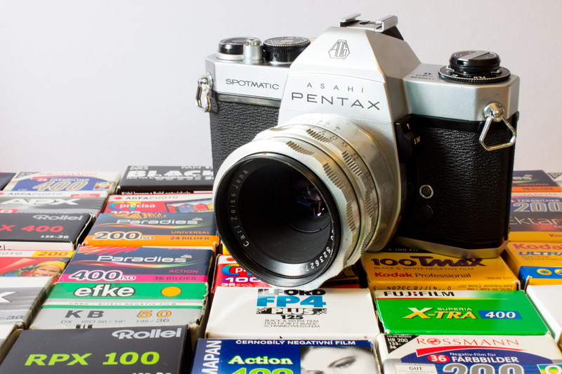 technology, hipster, camera - photographic equipment, stack, no people, photo camera, object, kleinbild film, Analog, close-up, still life, choice, group of objects