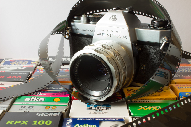 hipster, photograph, kleinbild film, photo, photography themes, slides, communication, old camera, analog, photo camera, retro styled, camera - photographic equipment